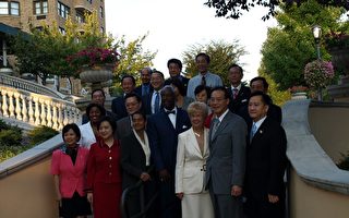 美國商業發展峰會 亞裔企業家獲獎