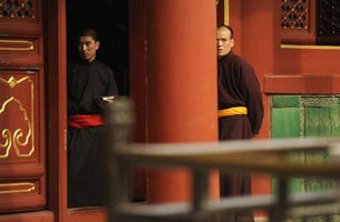 藏區嚴禁接待游客 武警看守寺院至5月