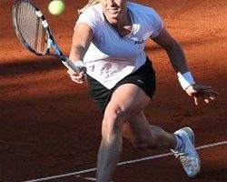 退休两年　前世界网球球后克莉丝特丝复出