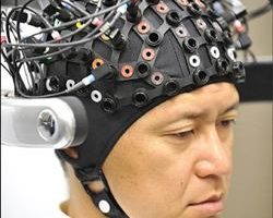 腦波控制 機器人更聽話