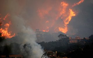 加州野火烧 圣塔巴巴拉告危