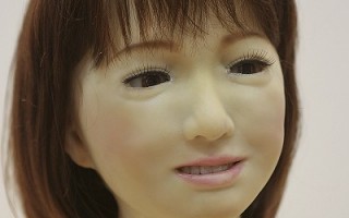 日本研發機器人教師 展現科技魅力