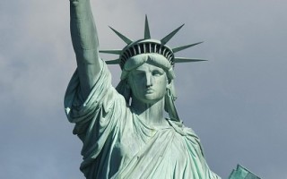 紐約慶獨立日 開自由女神王冠 煙花秀