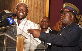 津巴布韦宪法大会混乱中重新开始