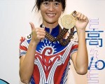 2009高雄世界运动会滑轮溜冰竞速的女子1000米争先赛，中华队黄郁婷再添一面金牌。（摄影：王仁骏／大纪元）