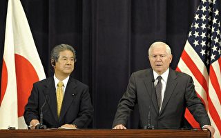 日本防卫相北泽与美国防部长盖茨举行会谈