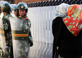 記者十一新疆被抓 旅者稱烏市遍佈武警