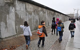 【熱點互動】誰推倒了柏林牆？(1)