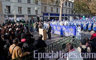 歐洲法輪功盛大遊行 千人雲集巴黎