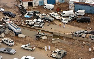 组图：沙特西部遭罕见暴雨 103人罹难