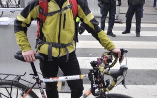哥本哈根救气候  澳洲男子骑单车到丹麦