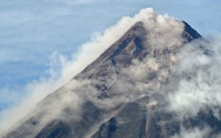 菲律賓馬榮火山流出熔岩  居民續撤離 