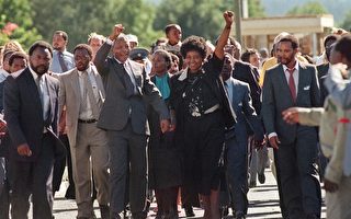 南非欢庆曼德拉获释20周年