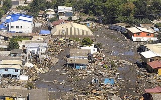 智利強震損害遠小於海地 708人死亡