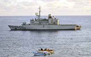 索马里海盗和欧洲海军交火 10多人被捕