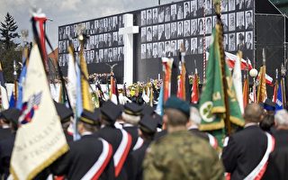 波兰举行空难死者追悼仪式  逾10万民众参加