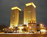 板桥车站为一座集高铁、台铁、捷运、客运、公共汽车之复合型车站。(图片来源:维基百科)