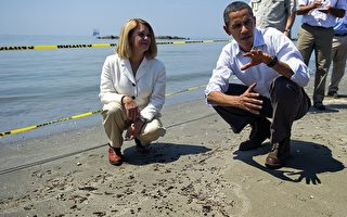 奥巴马巡视海岸矢言全力因应危机