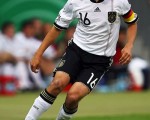 德國最年輕隊長 驚人遠射完成首秀