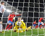 西班牙普约尔(Puyol)为西班牙队赢得关键的1分。（AFP）