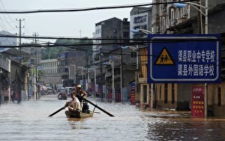 组图：中国洪水泛滥成灾 已逾700死