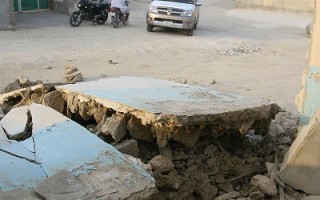 伊朗5.7地震 至少30伤