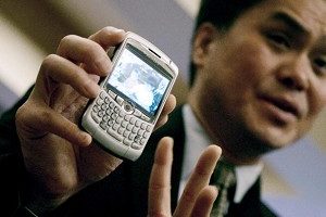 印度威胁RIM 关闭黑莓手机短信服务