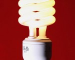 華郵﹕美國發明節能燈泡 工廠卻在中國