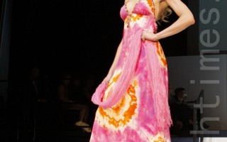 2010 底特律時裝展凸顯女性風采