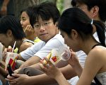 紐時﹕美一公立高中欲招中國學生解困