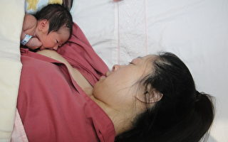 台湾口足画家杨恩典的怀孕与生产