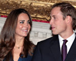英国威廉王子4月29日要在伦敦迎娶未婚妻凯特‧密道顿(Kate Middleton)。图为2010年11月16日,威廉王子和大学女友凯特•米德尔顿在克莱伦斯宫对外宣布订婚消息。(图片来源:Chris Jackson/Getty Images)