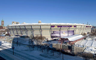 美中西部暴雪侵袭 体育馆屋顶坍塌