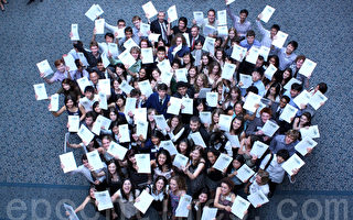 澳洲纽省107名高中毕业生荣获状元奖