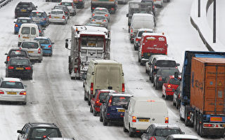 組圖：聖誕節前 歐洲因大雪交通嚴重受阻