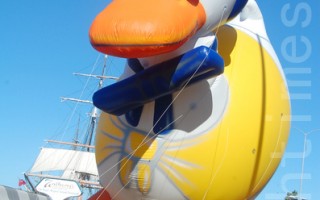 圣地亚哥海湾气球游行迎新年 喜洋洋