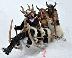 组图：德国巴伐利亚传统雪橇节开幕