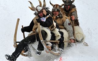 组图：德国巴伐利亚传统雪橇节开幕