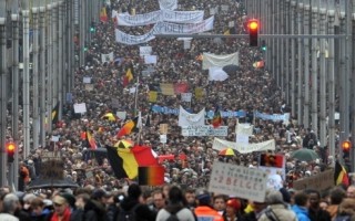 比利時數萬人上街  抗議政治僵局