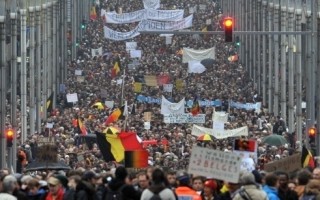 比利時萬人大遊行  呼籲國家團結
