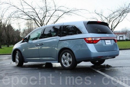 2011 Honda Odyssey。 （攝影: 李奧 / 大紀元）