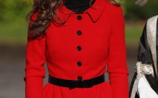 英国准王妃凯特红色套装系意大利品牌