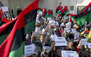 利比亚西部炮声隆 逾万民众逃离