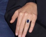 王室婚礼上的两枚戒指