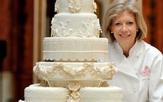 组图：威廉王子婚宴八层蛋糕精致典雅