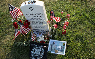 组图：美国国殇日 各界缅怀战死勇士