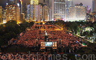 香港15萬人參加六四22週年燭光集會