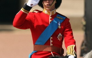 威廉王子參加女王生日閱兵綵排