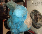蓝色异极矿原石 (明钰珠宝提供)