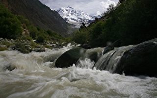 联合国纪录片揭喜马拉雅山冰川快速融化